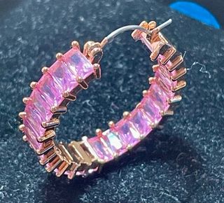 Pendientes Aros dorados con cristales rosas