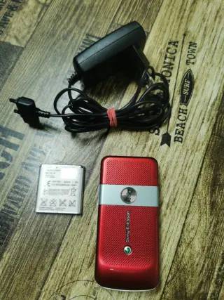 Sony Ericsson W760i Walkman Rosso/Argento