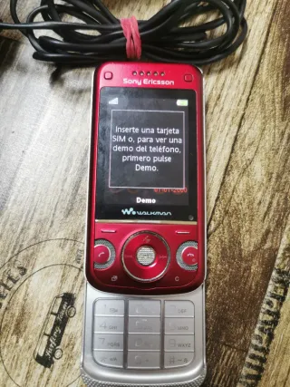 Sony Ericsson W760i Walkman Rosso/Argento