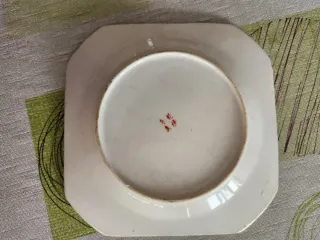 Plato artesanal chino decorado