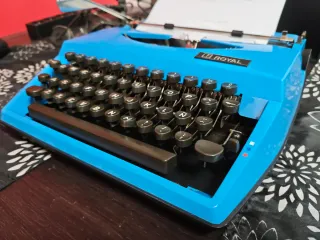Máquina de escribir Royal Sahara azul