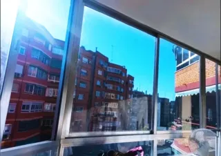 SE ALQUILA AMPLIA HABITACION