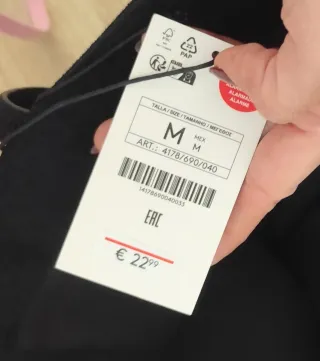 ✨ NO NEGOCIABLE ‼️  Bolso Lefties negro con etique