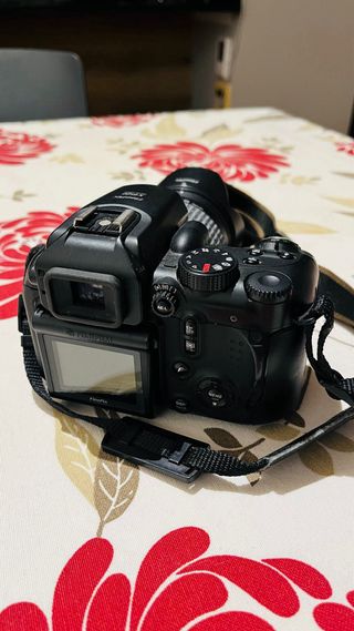 Fujifilm FinePix S9500 – Zoom 28-300mm – Completa