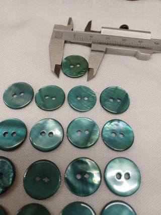 Bottoni madreperla verdi e blu