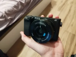 Sony Alpha 6400 (4K) + Objetivo 16-50mm