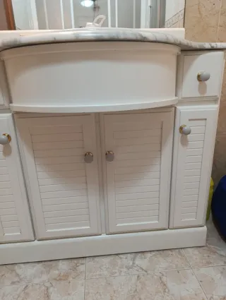 Mueble de baño y espejo