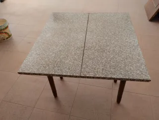 Tavolo da cucina in legno con 2 sgabelli in noce