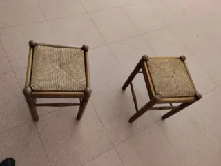 Tavolo da cucina in legno con 2 sgabelli in noce