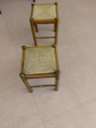 Tavolo da cucina in legno con 2 sgabelli in noce