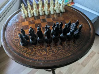 Mesa antigua Thonet de madera ajedrez centro