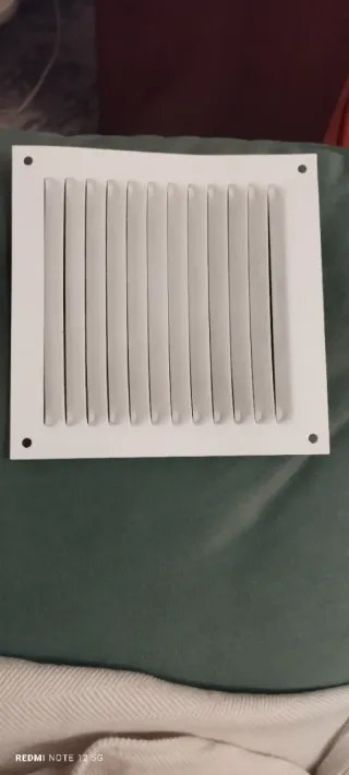 Rejilla ventilación blanca