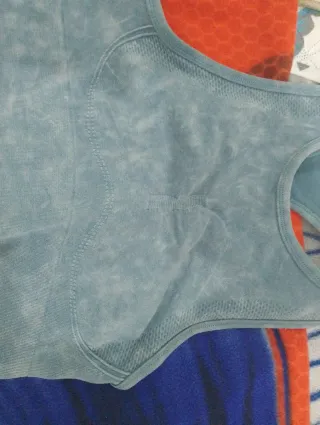 Conjunto deportivo azul