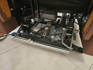 Butaca eléctrica reclinable marrón con motor