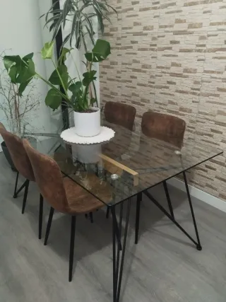 Mesa de comedor cristal y metal