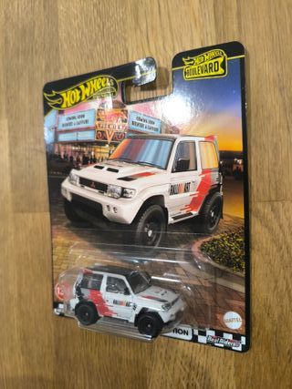 Hot Wheels Mitsubishi Pajero Evolution Premium