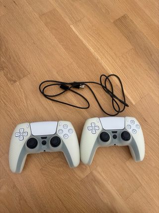 PlayStation 5 + mandos + juegos