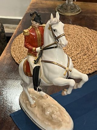 Augarten Caballo Courbette Porcelana firmado
