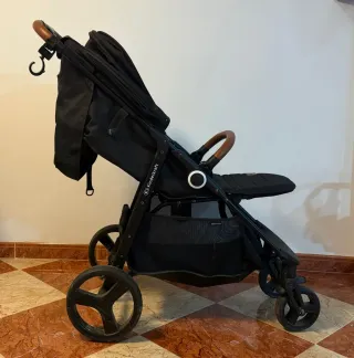 Carro de bebé negro