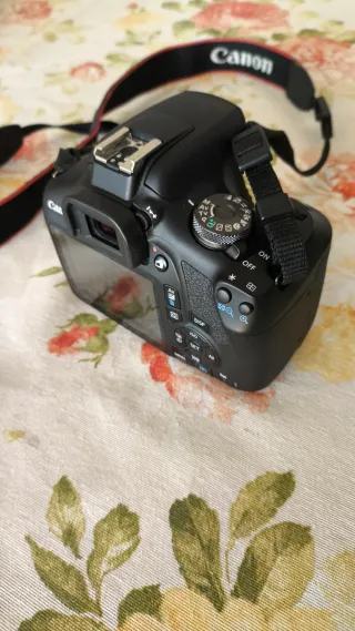 Canon 2000D + Bolsa + Bateria + Carregador