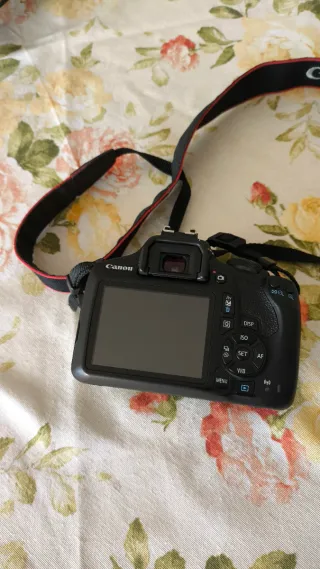 Canon 2000D + Bolsa + Bateria + Carregador