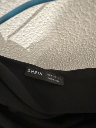 Crop top negro manga larga