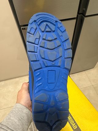 Zapatos de seguridad azules y negros