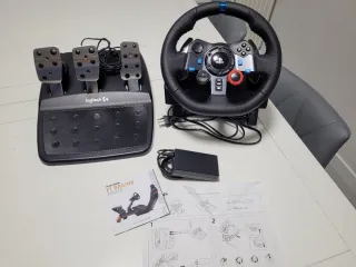 Volante Logitech G29 con Pedales
