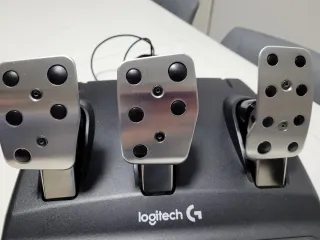 Volante Logitech G29 con Pedales