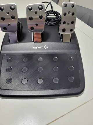 Volante Logitech G29 con Pedales