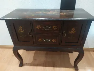 Mueble de entrada pintado a mano