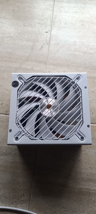 Fuente Alimentación Mars Gaming 1000W Roto