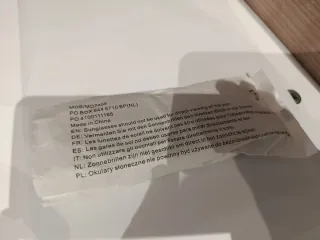 Gafas de sol negras y grises