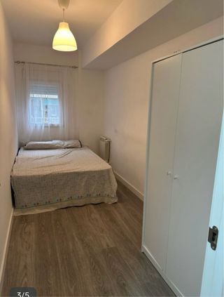 Se alquila habitación amplia y luminosa en madrid