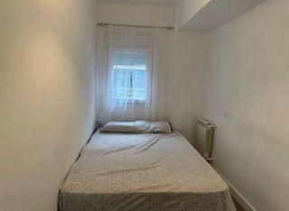 Se alquila habitación amplia y luminosa en madrid