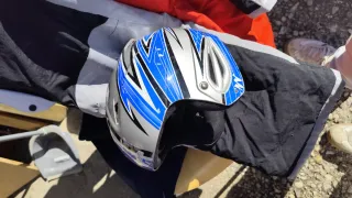 Esquís Wedze + Botas +Mono + casco