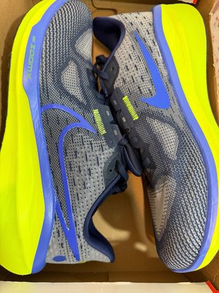 Nike Vomero 17 Talla 42 Azul y Amarillo