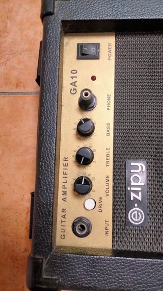 Amplificador guitarra Zipy GA10 colos negro