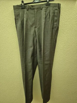 Traje de hombre gris