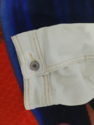 Chaqueta vaquera blanca corta