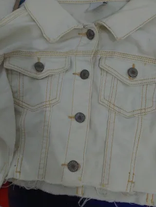 Chaqueta vaquera blanca corta
