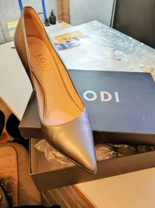 Zapatos Lodi Tacón Bolas Dorado/Plateado