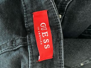 Falda de GUESS vaquera negra desgastada. S/M 27
