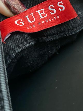 Falda de GUESS vaquera negra desgastada. S/M 27