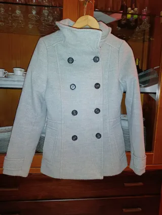 Abrigo gris doble botonadura