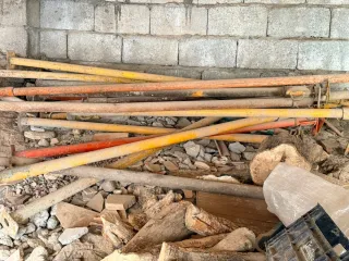 Puntales de obra metálicos