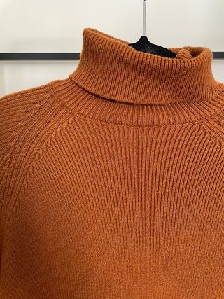 Jersey lana marrón lazos cuello alto