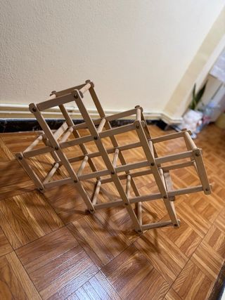Estantería de vino de madera