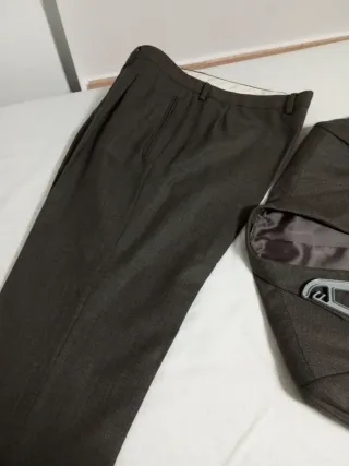 Traje de hombre gris