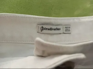 Minifalda blanca con botones